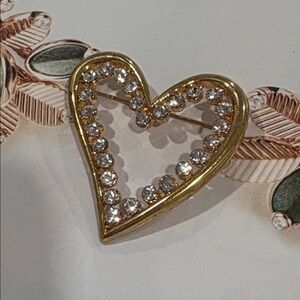 VINTAGE HEART pin/ RHINESTONES